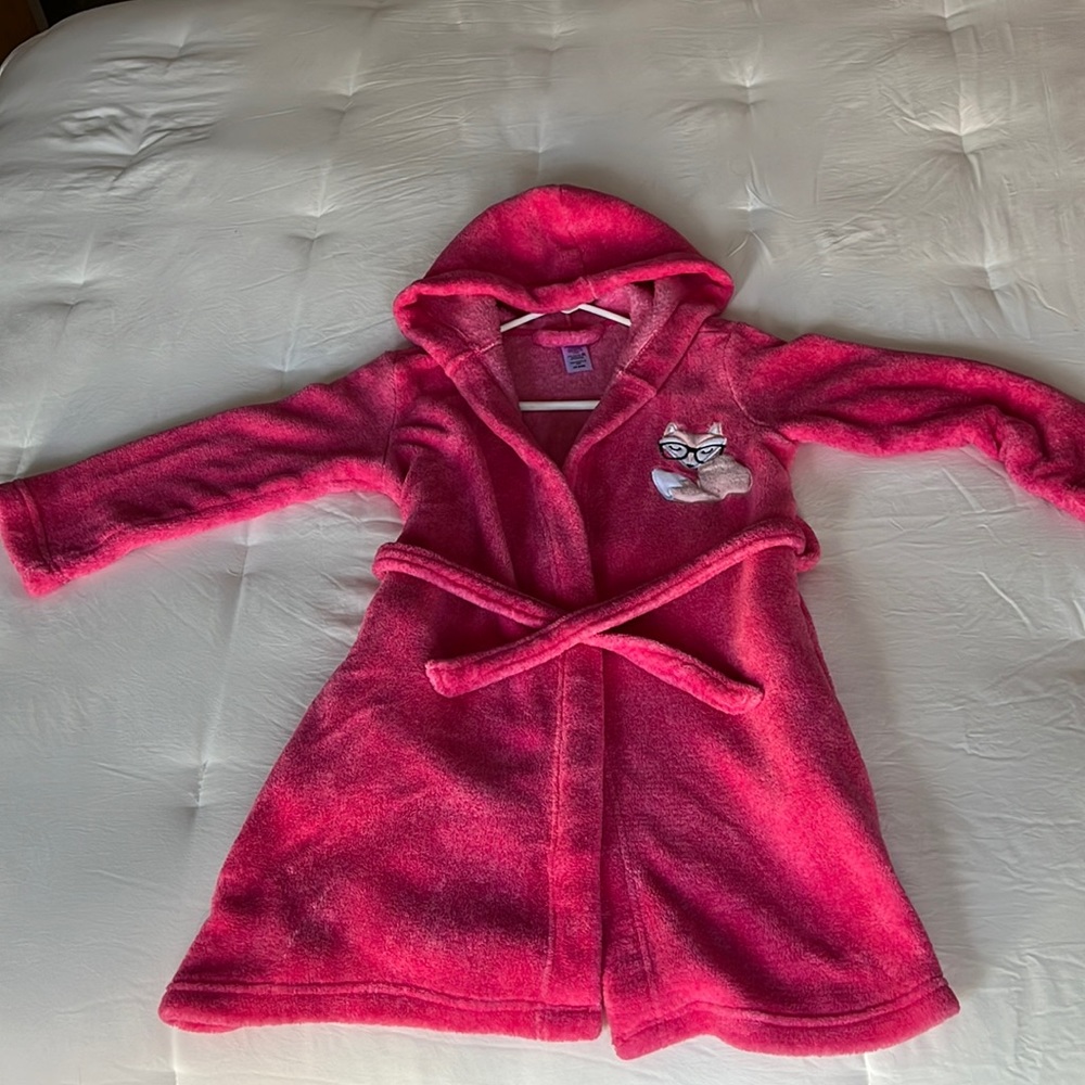 Child’s hooded bathrobe